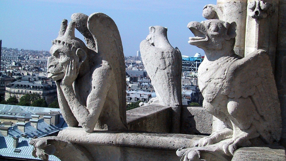 Париж та його український профіль. Авіатур