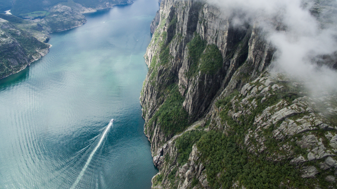 Круїз Норвезькими фіордами на лайнері Costa Diadema. Українська група