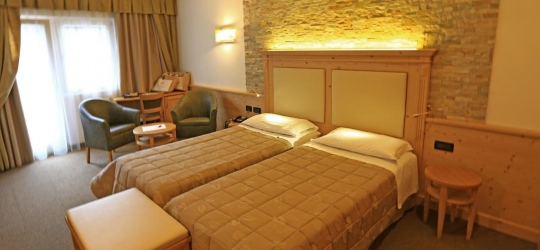 Hotel Ladina 3*