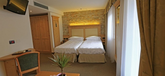 Hotel Ladina 3*