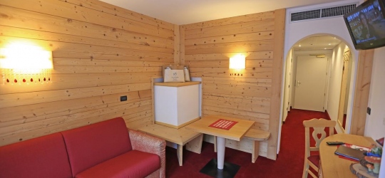 Hotel Ladina 3*