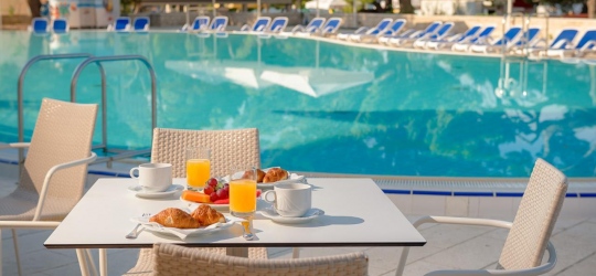  Valamar Meteor Hotel 4*. Макарска
